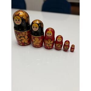 Hand-painted wooden Russian matryoshka nesting doll set of 6